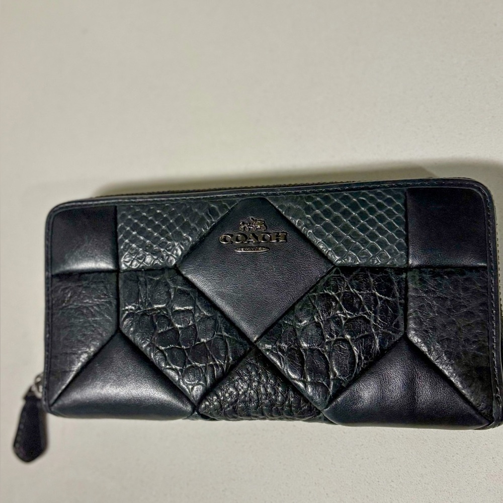 Rare Vintage Coach Argyle Wallet Signature Patchwork Textured Leather Black